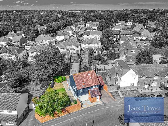 House for sale in Chigwell, Epping