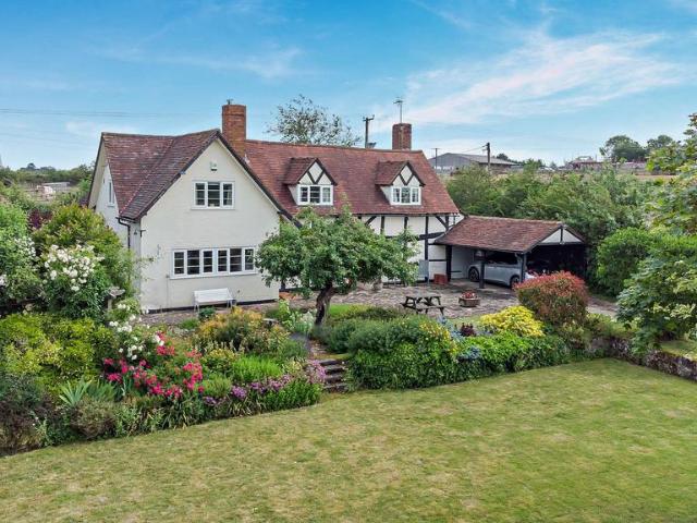 House for sale in Crookhill, Worcestershire