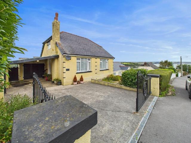 House for sale in Saundersfoot, Wales