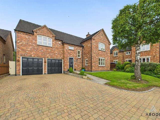 House for sale in Froggatt, East Midlands