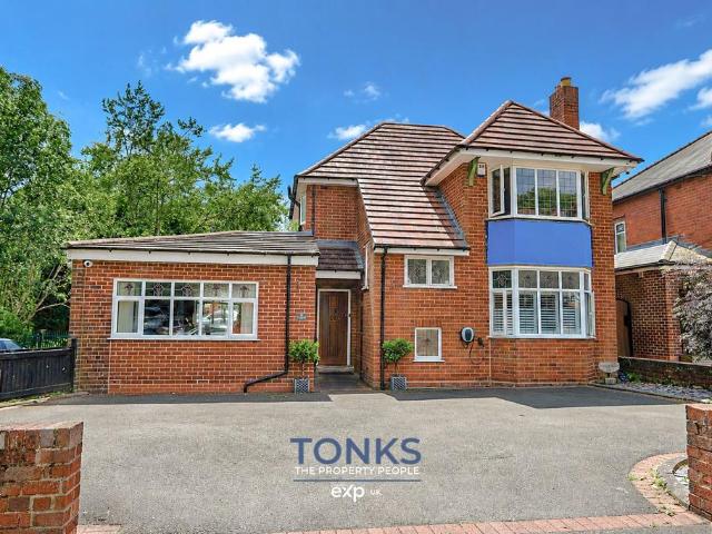 House for sale in Haden Hill, Fold Hill