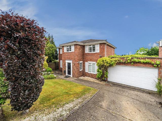 House for sale in Horsell, Woking