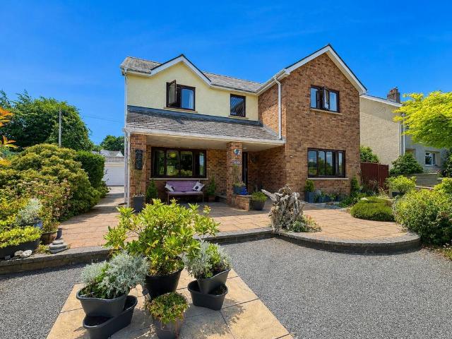 House for sale in Gorsgoch, Wales