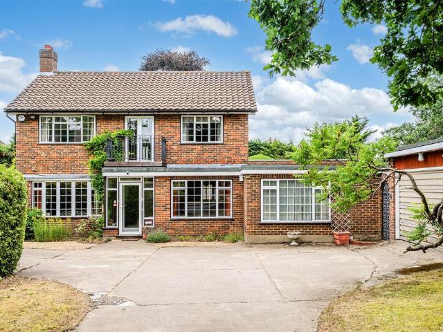 House for sale in Tattenham Corner, Reigate and Banstead