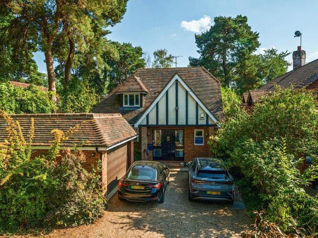 House for sale in Finchampstead