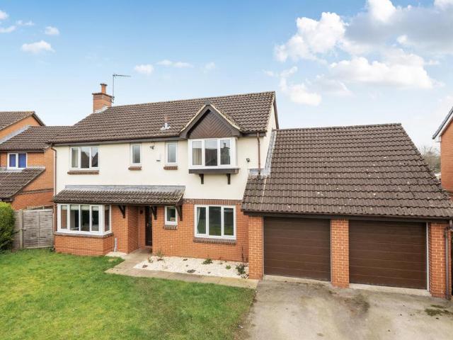 House for sale in Linton, Collingham
