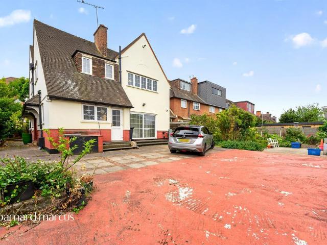 House for sale in North Sheen, Greater London