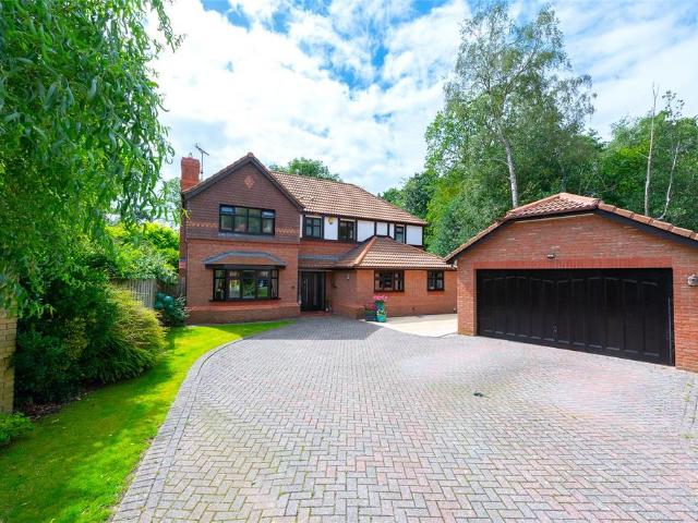 House for sale in Finchampstead