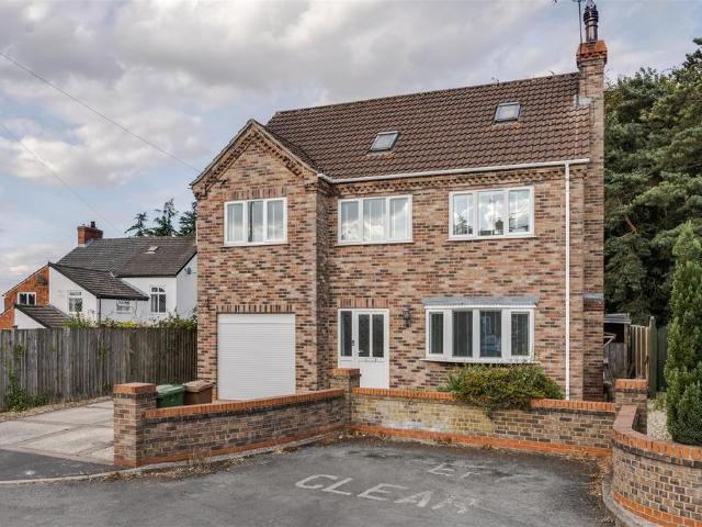 House for sale in Broughton, North Lincolnshire