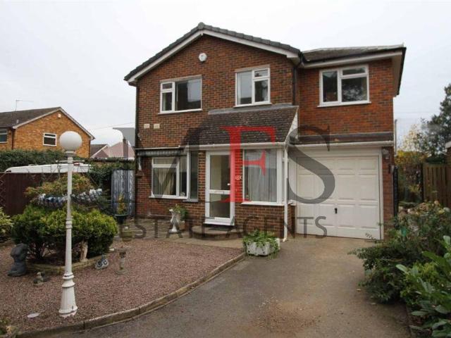 House for sale in Harmondsworth, Greater London