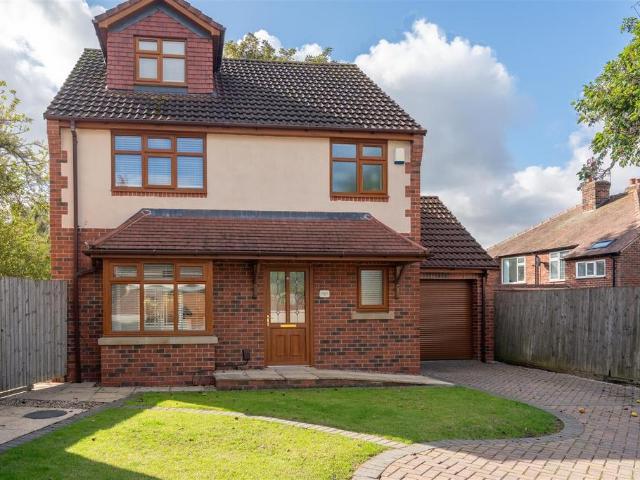 House for sale in Whitkirk, Colton