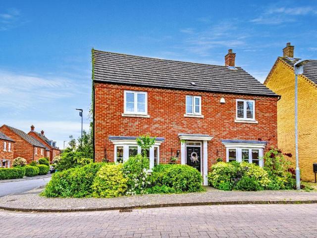 House for sale in Woodlands Park, Bedford