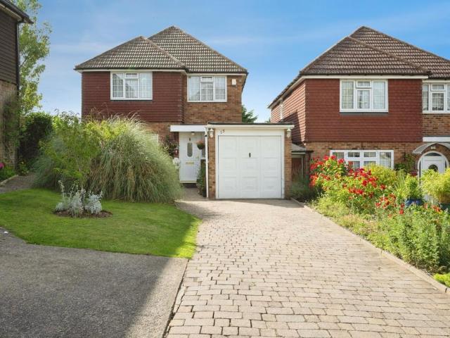 House for sale in Spring Park, Luton
