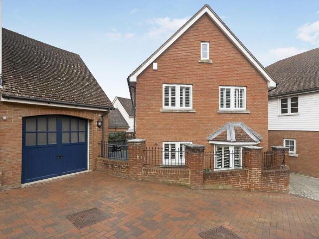 House for sale in Swanscombe and Greenhithe, Monks Orchard