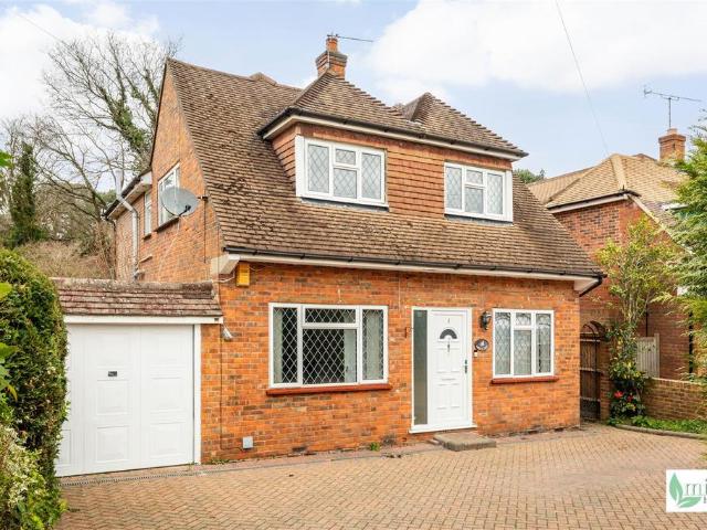 House for sale in Sheerwater, Woking