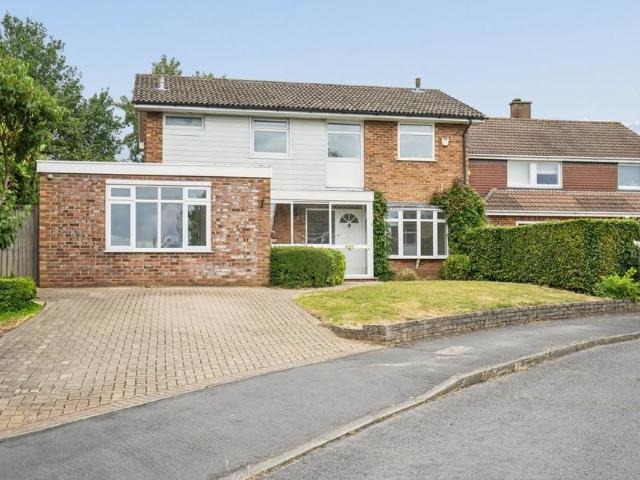 House for sale in The Cedars Estate, Batchworth