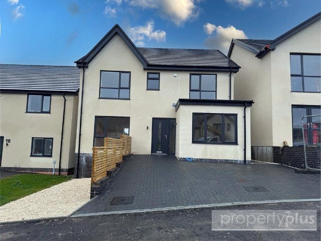 House for sale in Tonyrefail, Coedely