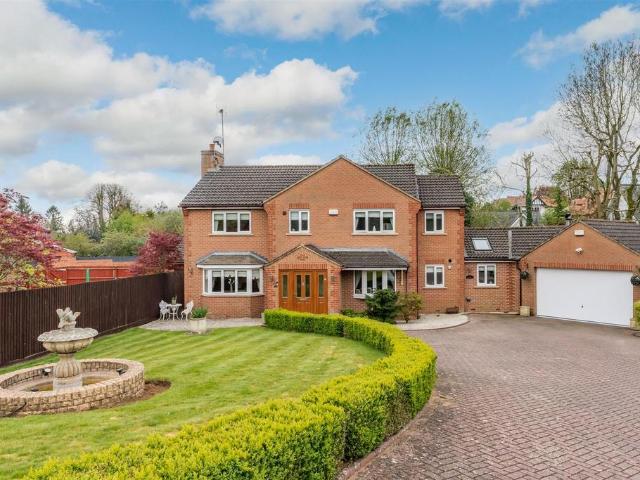House for sale in Desborough