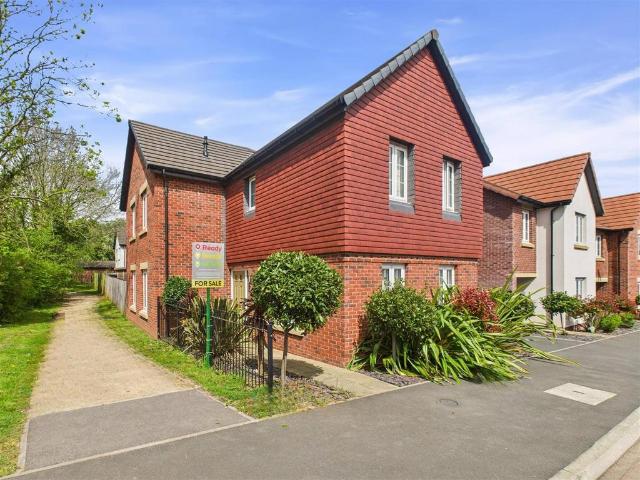 House for sale in Elmton, East Midlands
