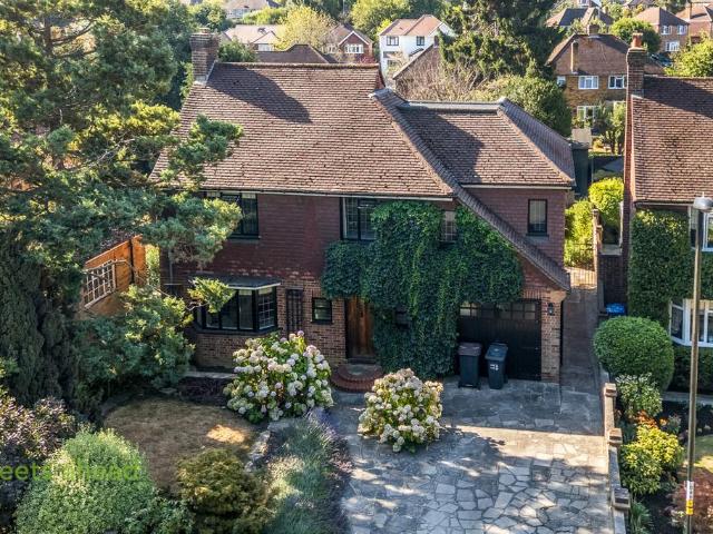 House for sale in Selsdon, Greater London
