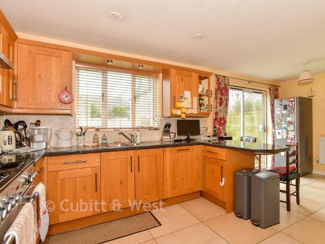 House for sale in Boxgrove, Littlecote