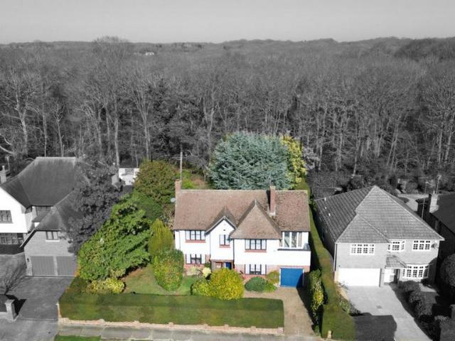 House for sale in Leigh-on-sea, Isle Of Man