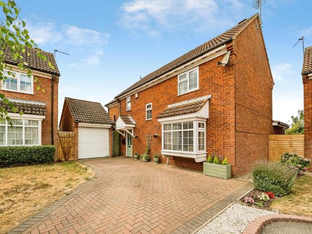 House for sale in Victoria Park, Aylesbury