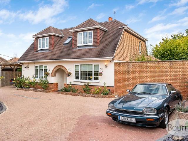 House for sale in Ash Green, Guildford