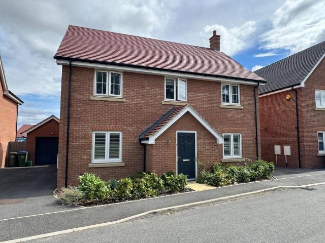 House for sale in Steeple Claydon, Buckinghamshire