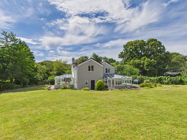 House for sale in Bromsberrow Heath, Gloucestershire