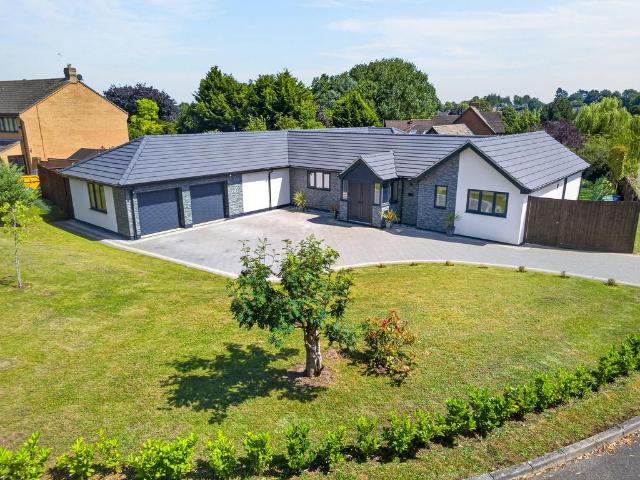 Bungalow for sale in Redhill Grange, Wellingborough