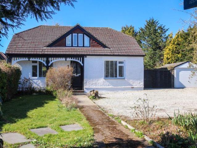 House for sale in Folkestone, Etchinghill
