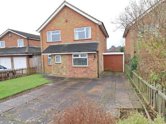 House for sale in Spring Park, Luton