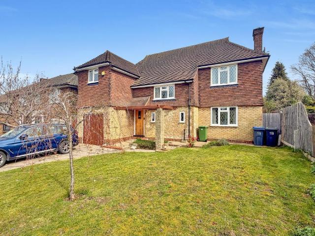 House for sale in London Borough of Croydon, Sanderstead