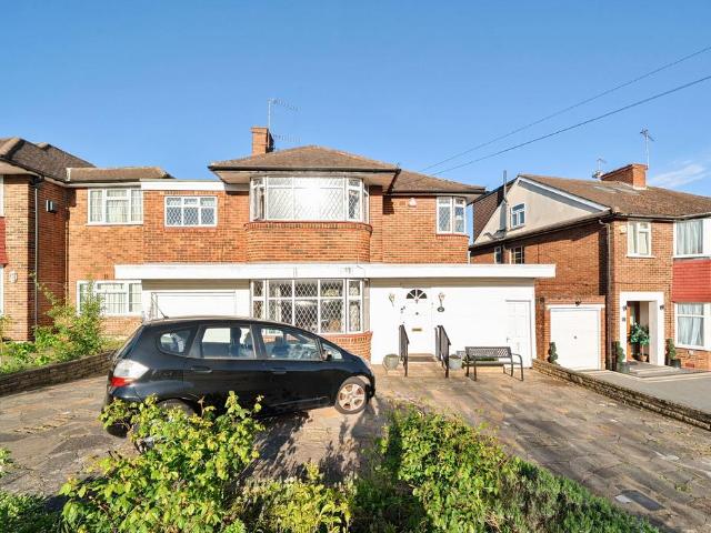 House for sale in Broadfields, Greater London