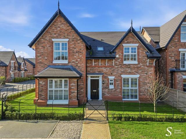 House for sale in Lower Peover, Cheshire