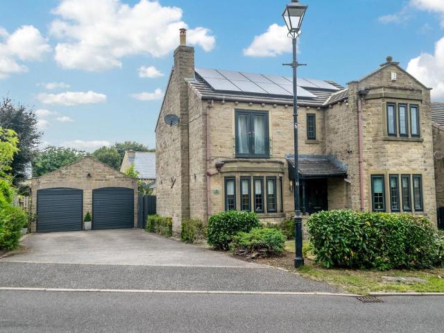 House for sale in Shepley, West Yorkshire
