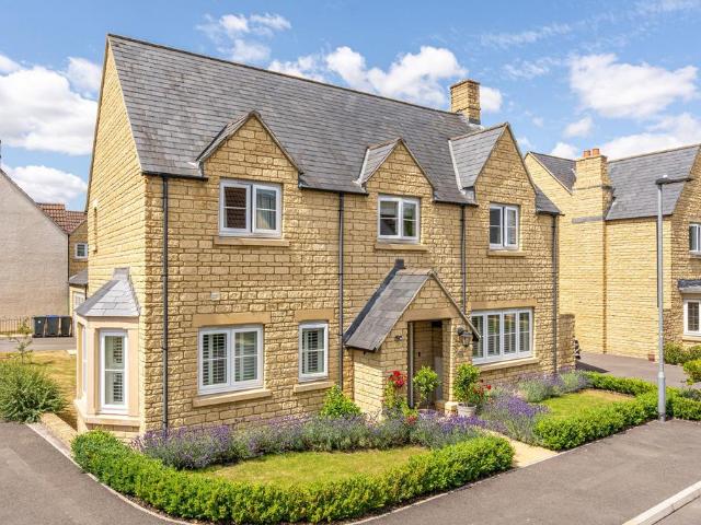 House for sale in Sutton Benger