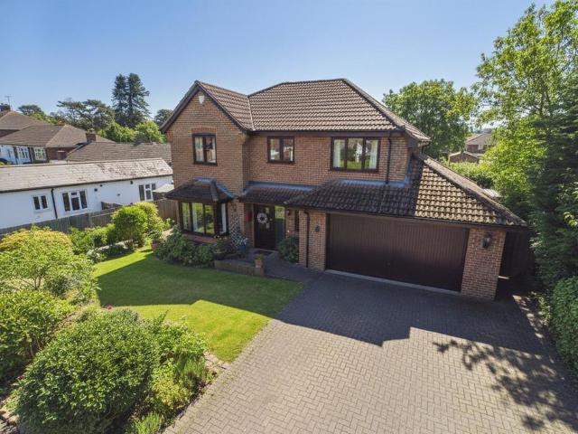 House for sale in Finchampstead