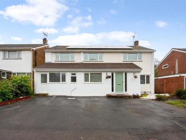 House for sale in Spring Vale, Hampshire