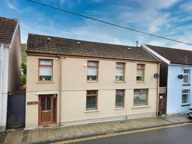 House for sale in Williamstown, Coedely