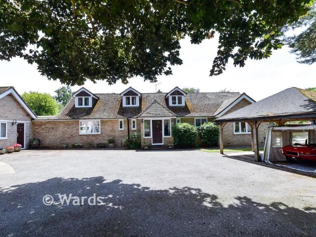Bungalow for sale in Midway, Kent