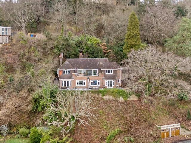 House for sale in Binscombe, Fole