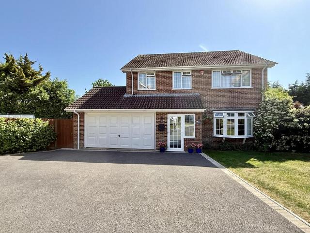 House for sale in Highcliffe