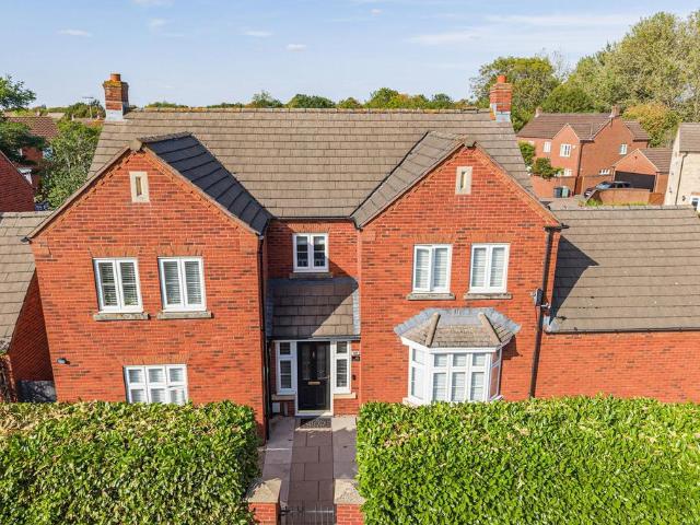 House for sale in Gloucester, Gloucestershire