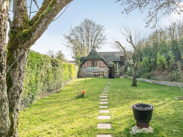 House for sale in Barton Stacey, Hampshire