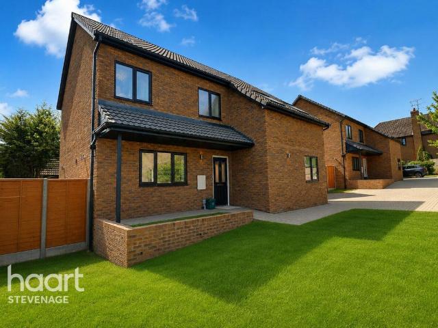 House for sale in Poplars, Shephall