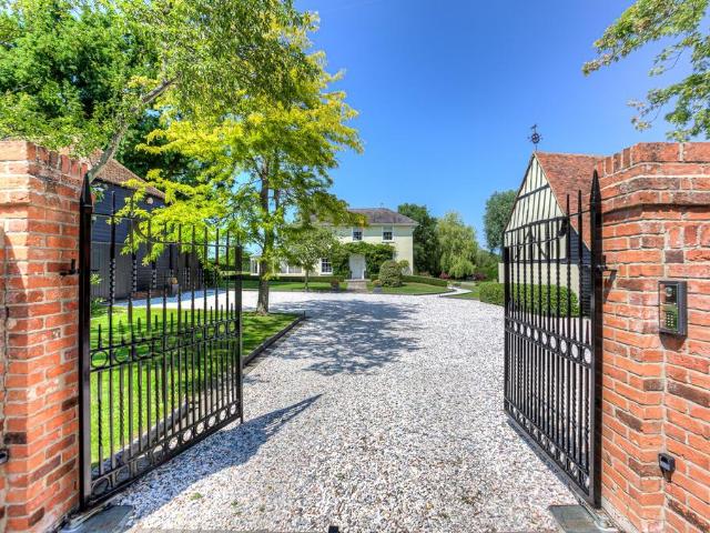 House for sale in Blackmore, Hook End and Wyatts Green, Navestock Side