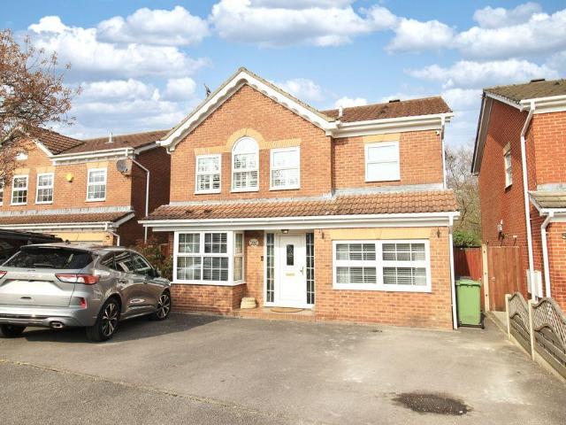 House for sale in Hedge End, Helford