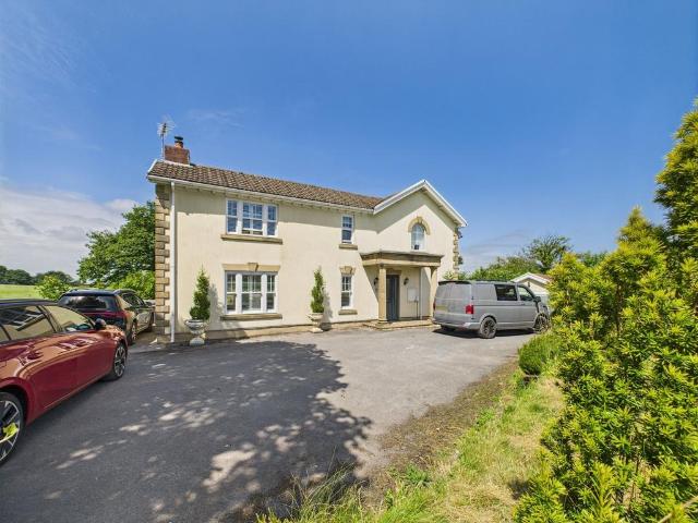 House for sale in Llangyndeyrn, Meinciau